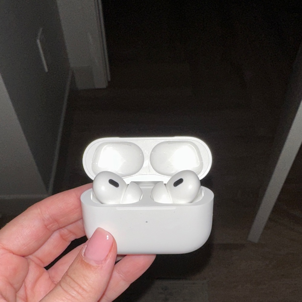Apple AirPods with Charging Case